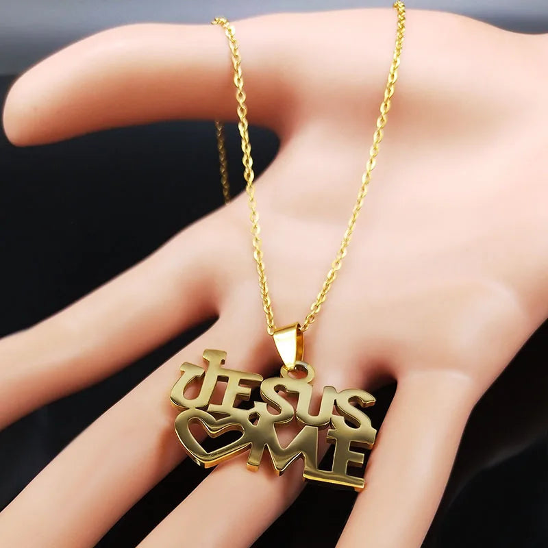 Colar "Jesus Love Me" em Aço Inoxidável - Um Lembrete Constante do Amor e da Proteção Divina!