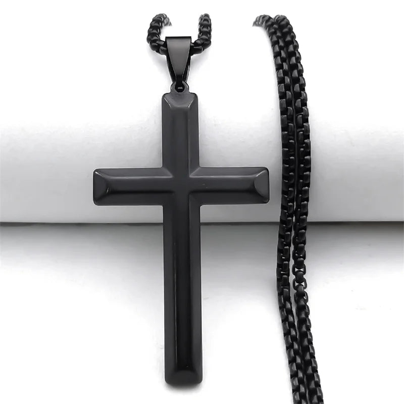 Colar Crucifixo Gótico em Aço Inoxidável - O Poder do Estilo Gótico em um Colar Que Se Destaca!