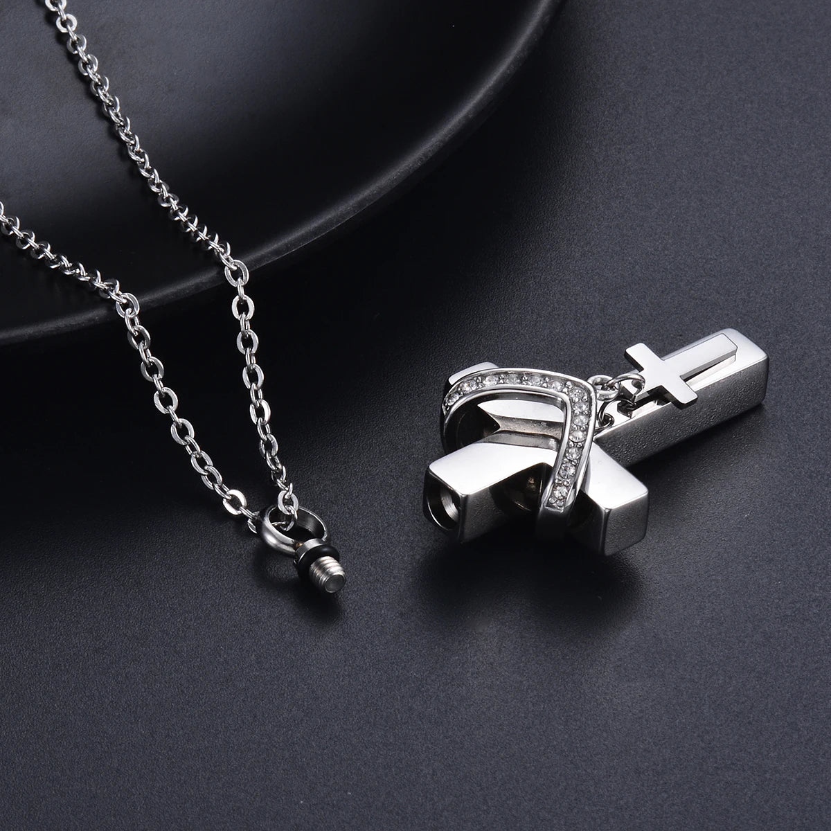 Colar Memorial com Pingente Crucifixo em Aço Inoxidável(Relicário para Cinzas) - Amor Eterno Guardado!