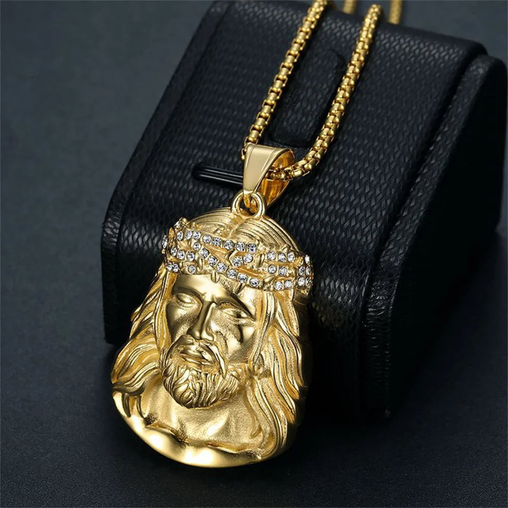 Colar Cabeça de Jesus Cravejado em Aço Inoxidável Dourado - Fé Que Brilha!
