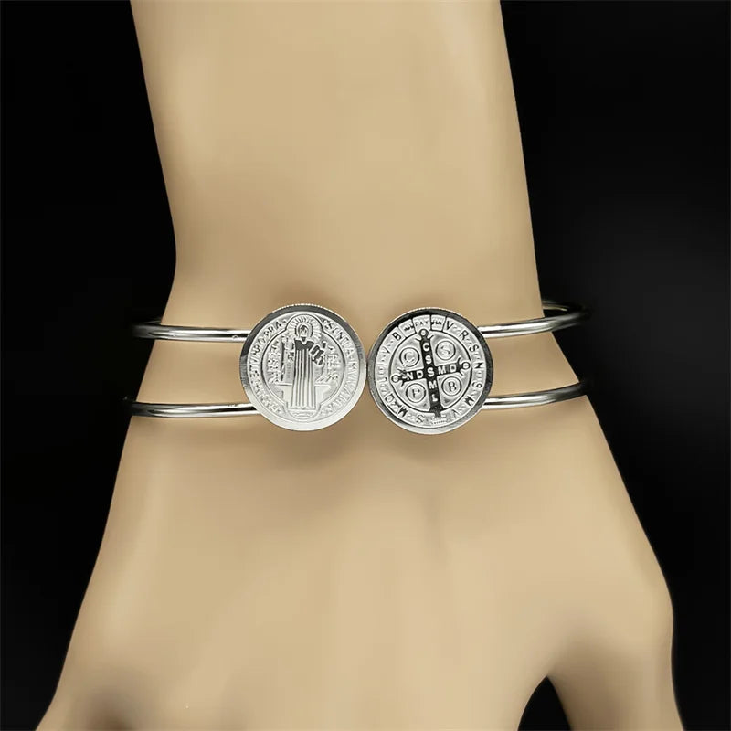 Pulseira Rígida Dupla Medalha de São Bento em Aço Inoxidável - O Poderoso Símbolo de São Bento em Uma Joia de Destaque!