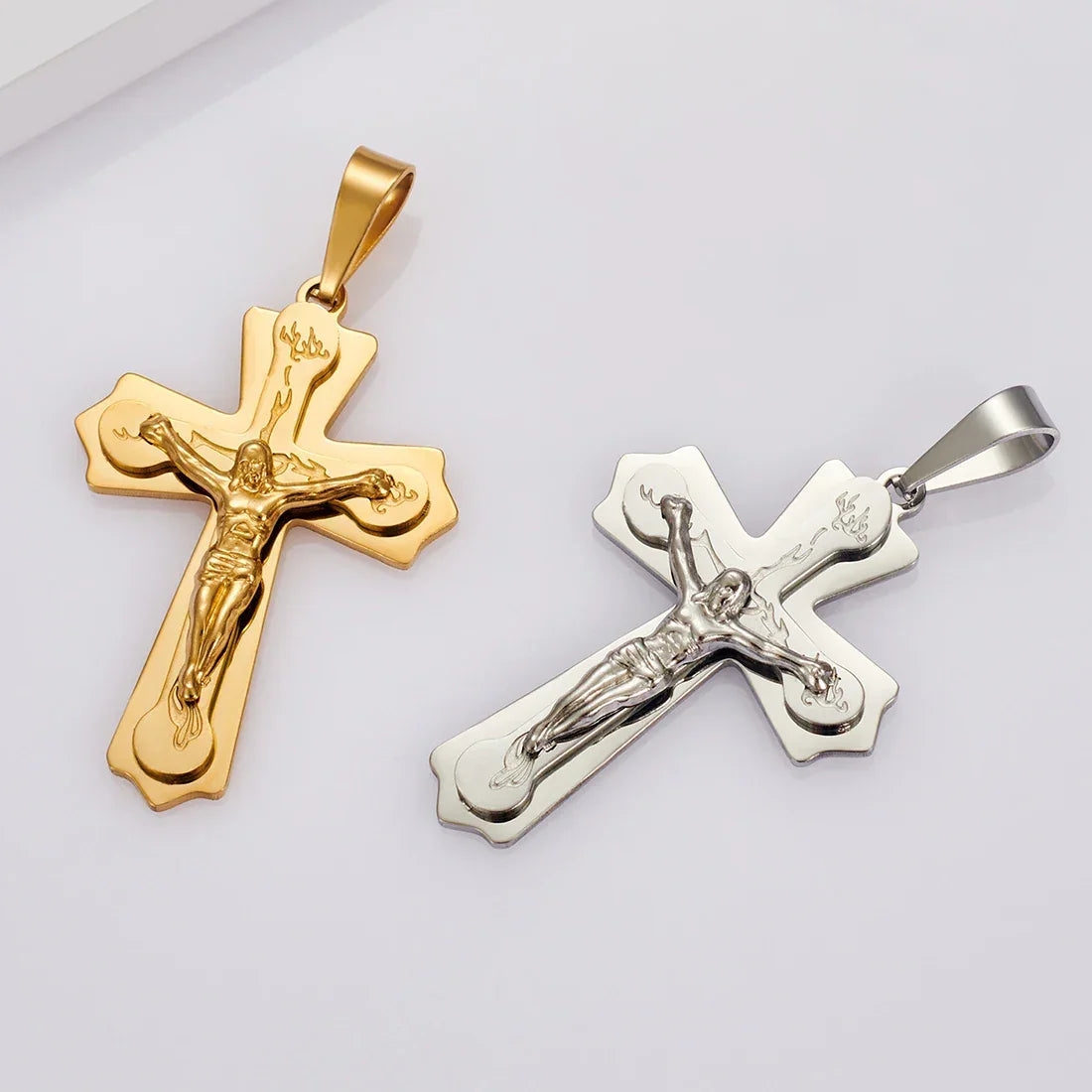 Pingente Cruz Vintage Masculino 35mm em Aço Inoxidável 316L – Sua Fé, Seu Símbolo!