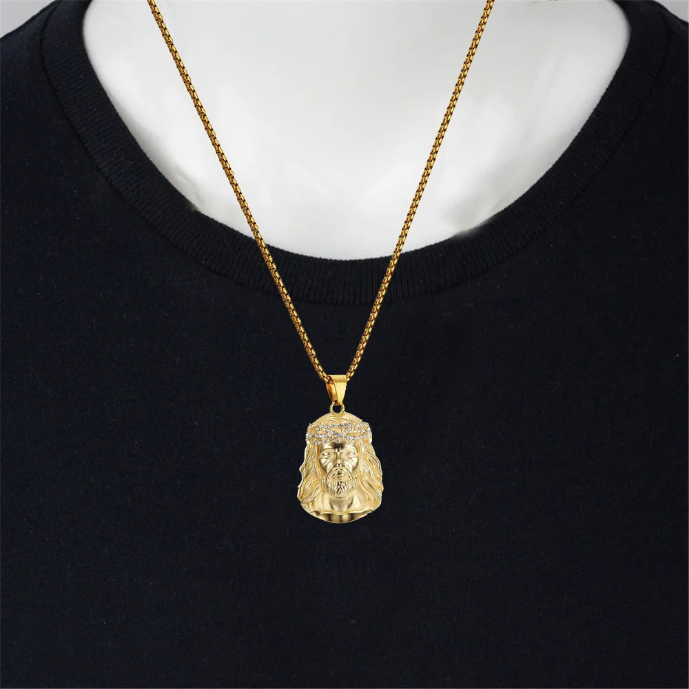 Colar Cabeça de Jesus Cravejado em Aço Inoxidável Dourado - Fé Que Brilha!
