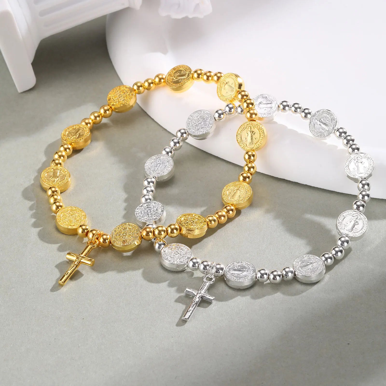 Pulseira Mini Terço Católico com Cruz e Contas Religiosas - Um Símbolo de Fé e Proteção No Seu Pulso!