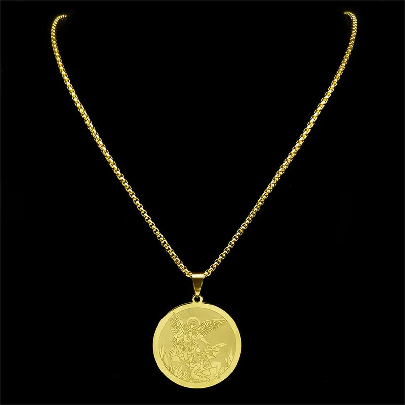 Colar Medalha de São Miguel Arcanjo em Aço Inoxidável Dourado - Carregue a Força e a Proteção de São Miguel Arcanjo em Todos os Momentos!