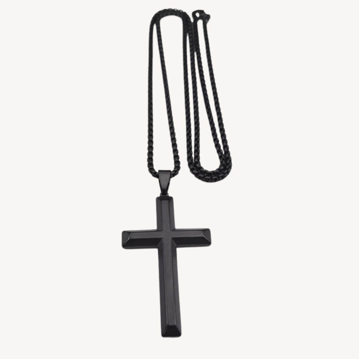 Colar Crucifixo Gótico em Aço Inoxidável - O Poder do Estilo Gótico em um Colar Que Se Destaca!