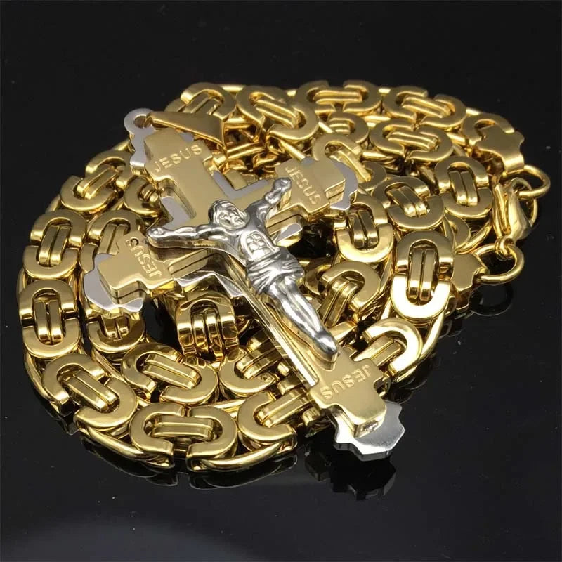 Colar com Crucifixo Artístico Jesus na Cruz em Aço Inoxidável - A Beleza da Fé em um Acessório de Arte!