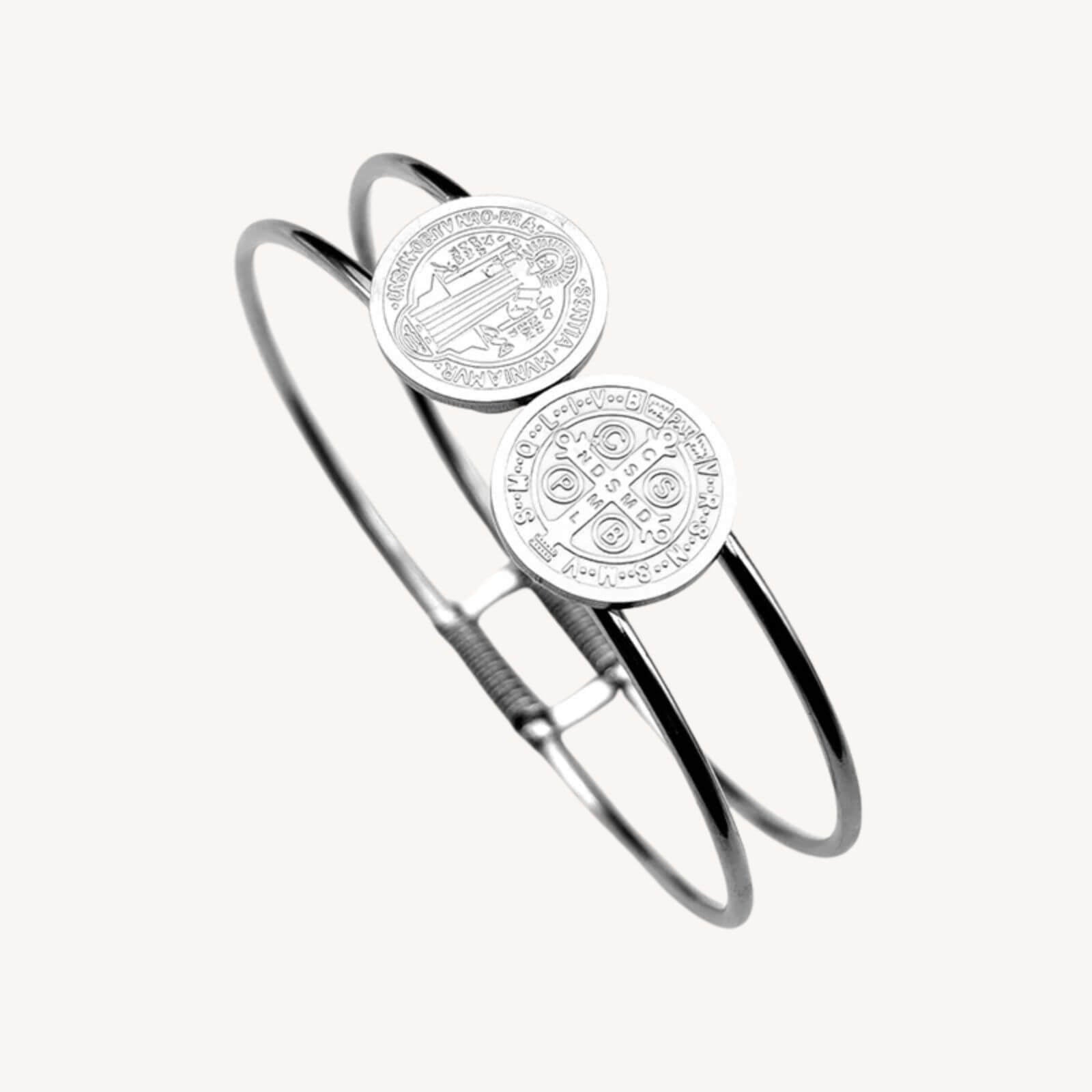 Pulseira Rígida Dupla Medalha de São Bento em Aço Inoxidável - O Poderoso Símbolo de São Bento em Uma Joia de Destaque!