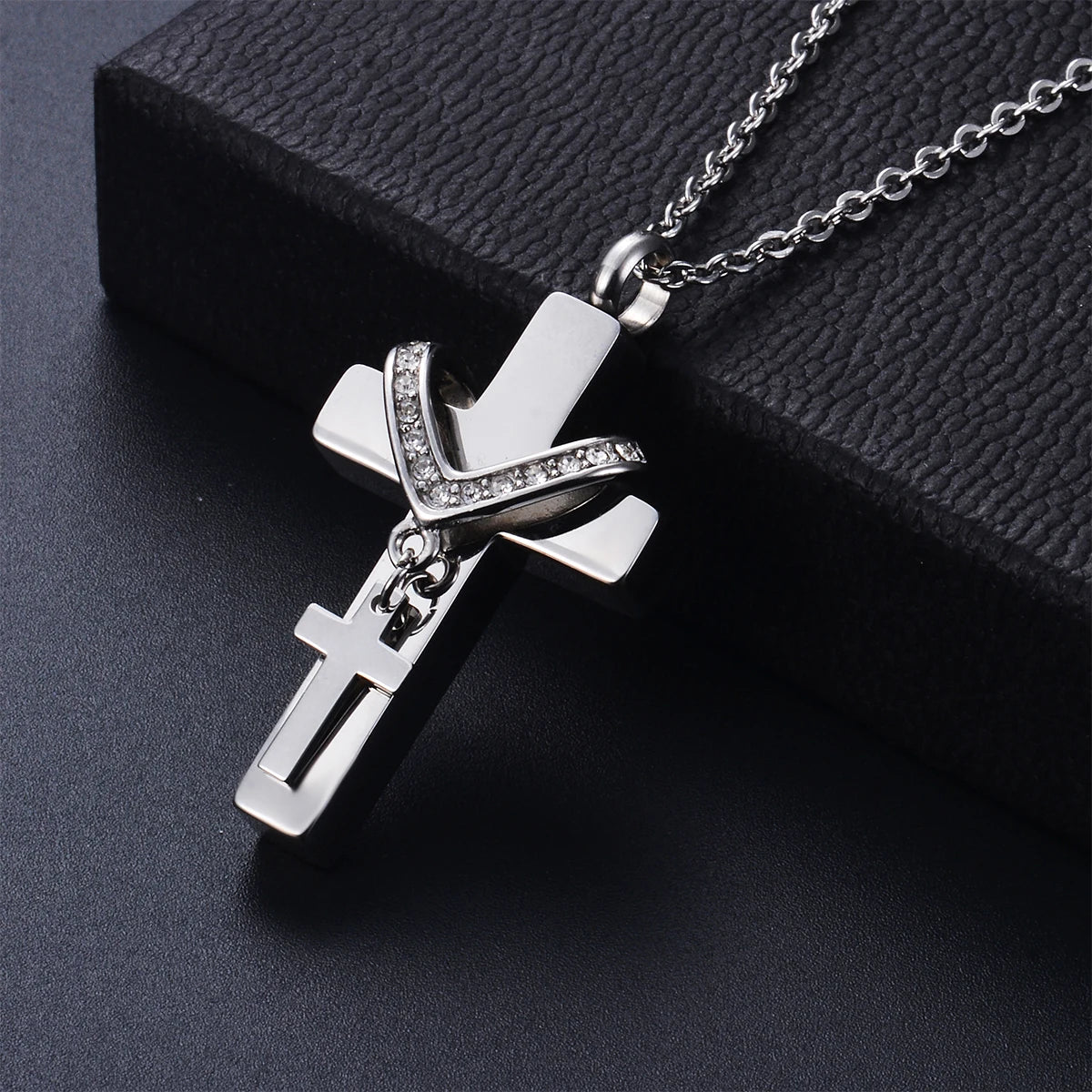 Colar Memorial com Pingente Crucifixo em Aço Inoxidável(Relicário para Cinzas) - Amor Eterno Guardado!