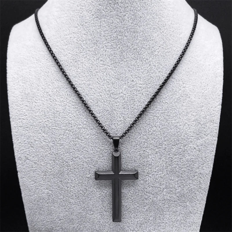 Colar Crucifixo Gótico em Aço Inoxidável - O Poder do Estilo Gótico em um Colar Que Se Destaca!