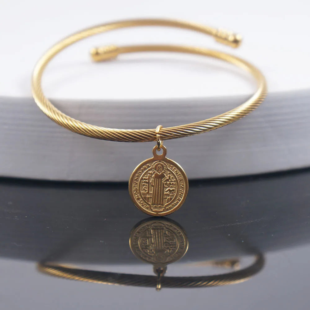 Bracelete Rígido Medalha de São Bento em Aço Inoxidável - A Poderosa Medalha de São Bento Com um Toque de Elegância!