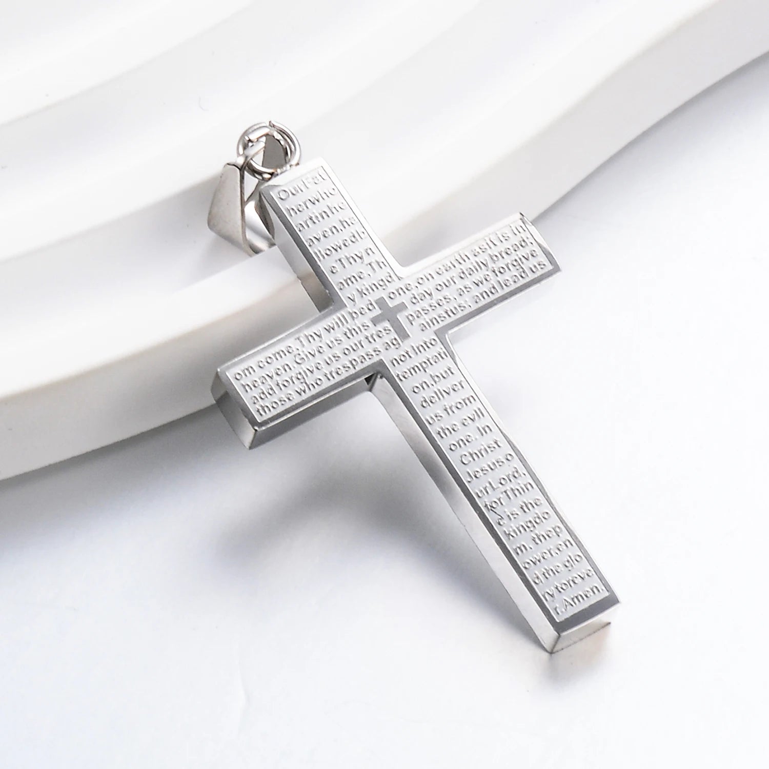 Pingente Cruz Simples em Aço Inoxidável - Proteção e Estilo Para Todos os Momentos!