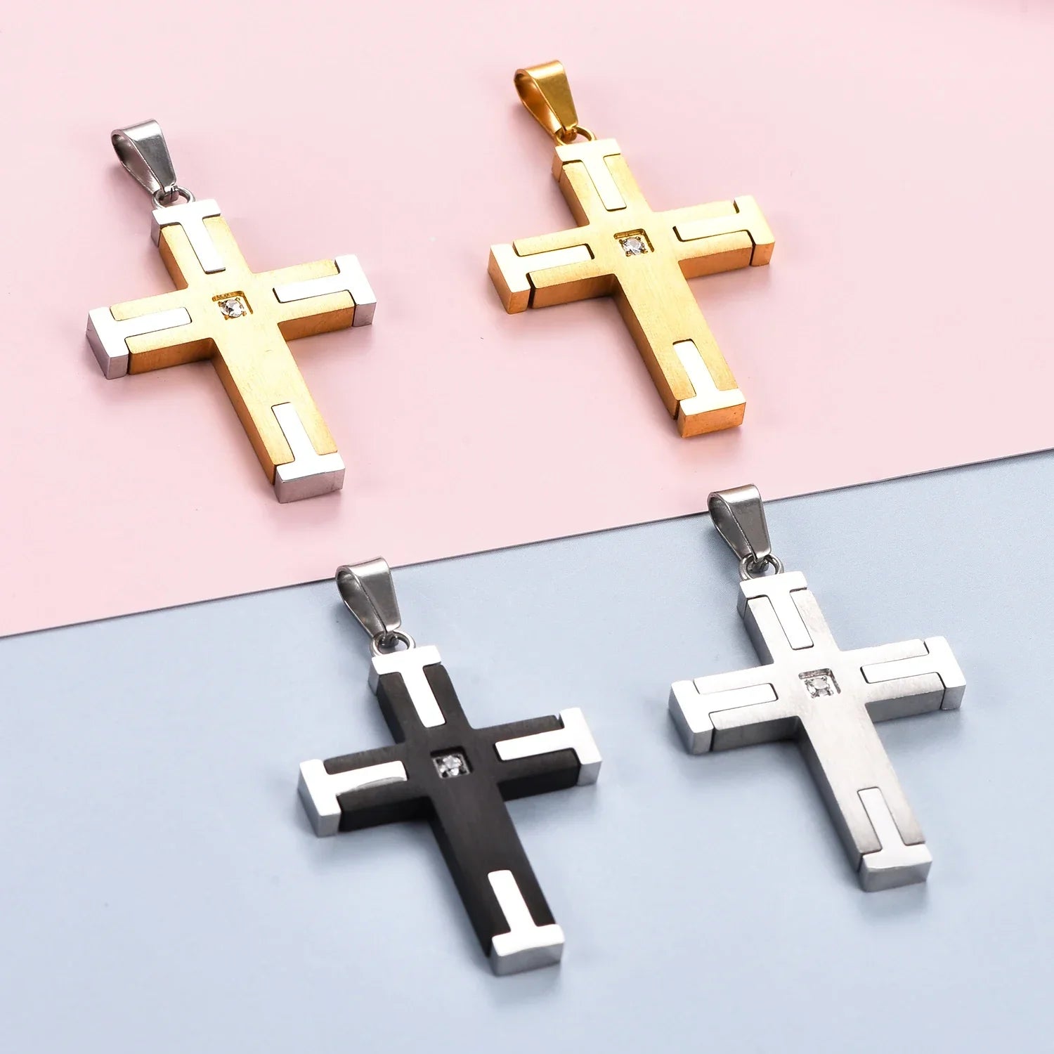 Pingente Cruz Dupla Face em Aço Inoxidável com Zircônia - Carregue a Essência da Cruz Com um Toque de Modernidade!