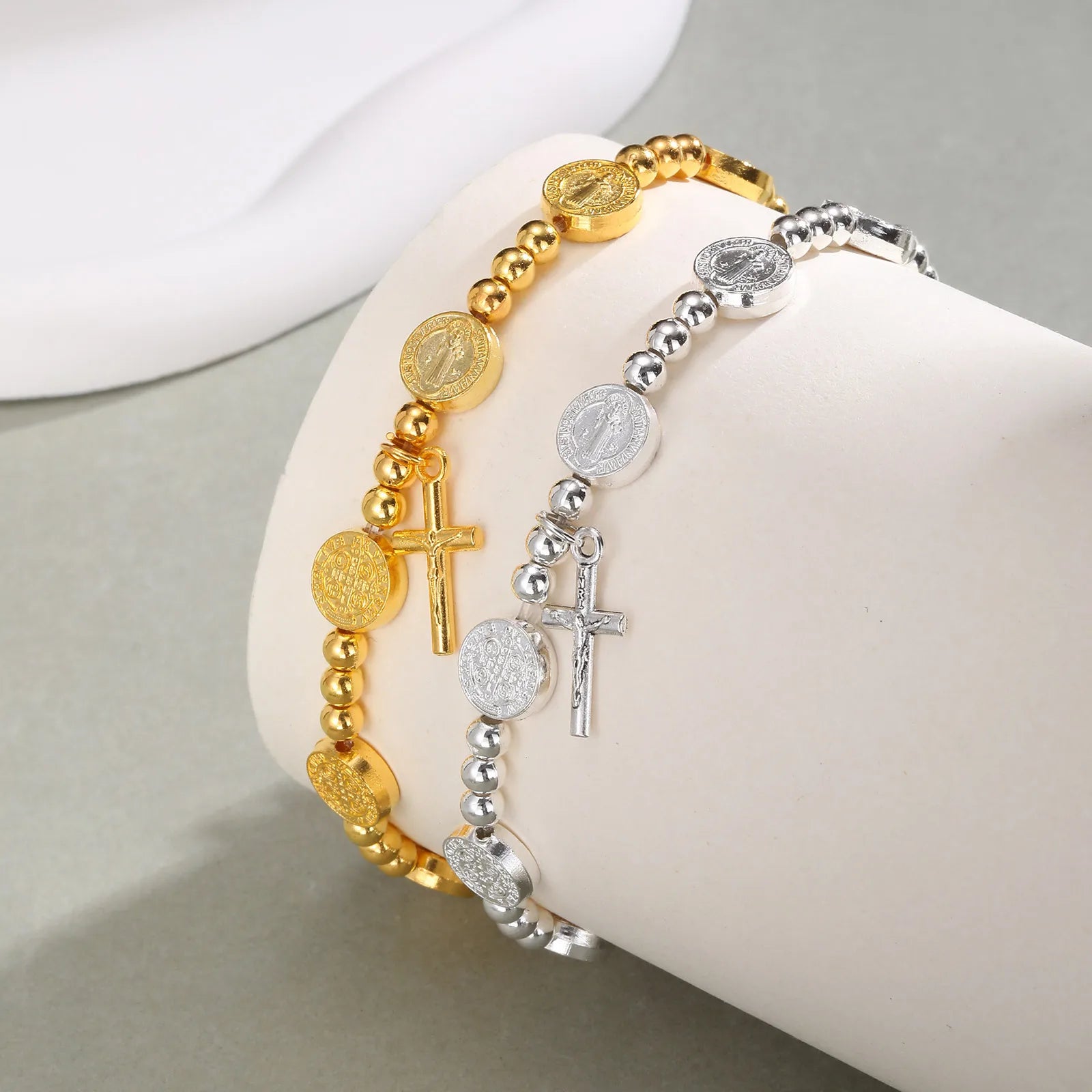 Pulseira Mini Terço Católico com Cruz e Contas Religiosas - Um Símbolo de Fé e Proteção No Seu Pulso!