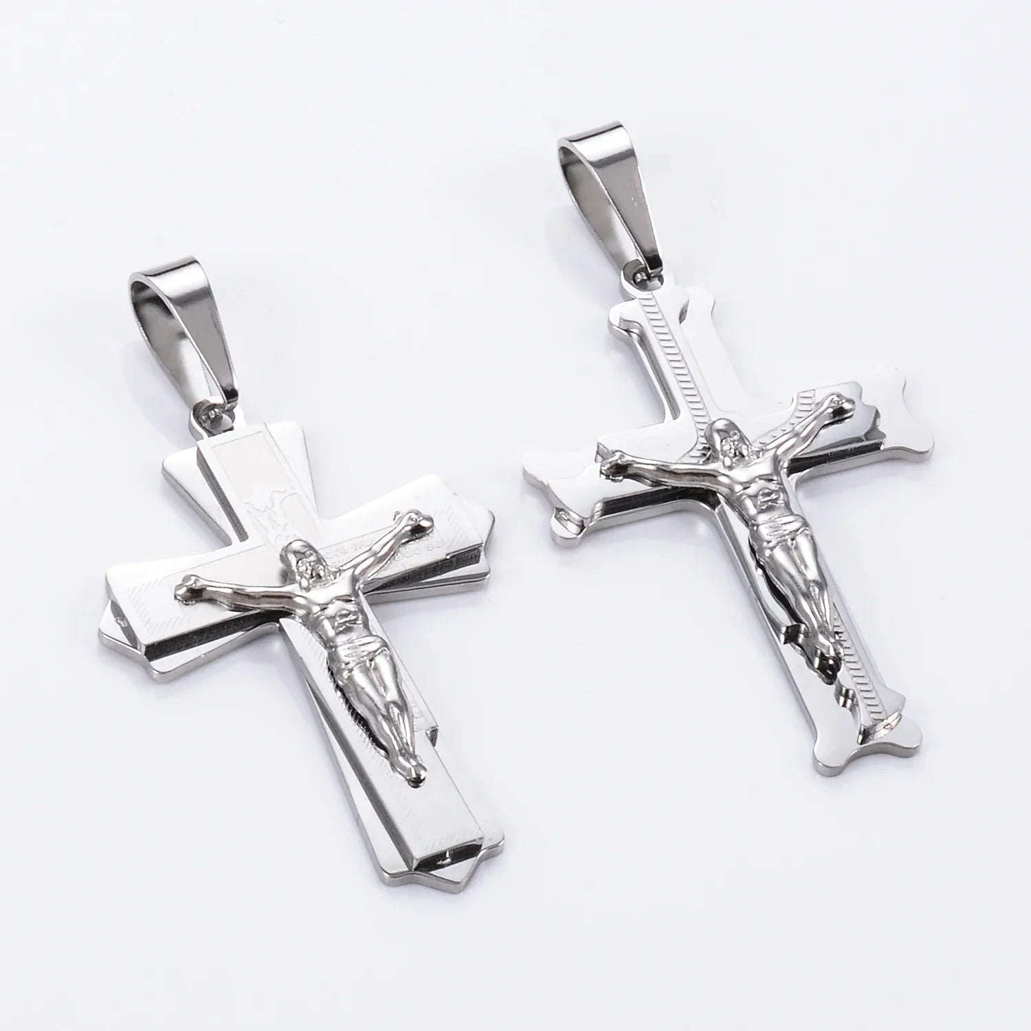 Pingente Crucifixo Clássicos e Duplos em Aço Inoxidável – Sua Fé, Seu Estilo!