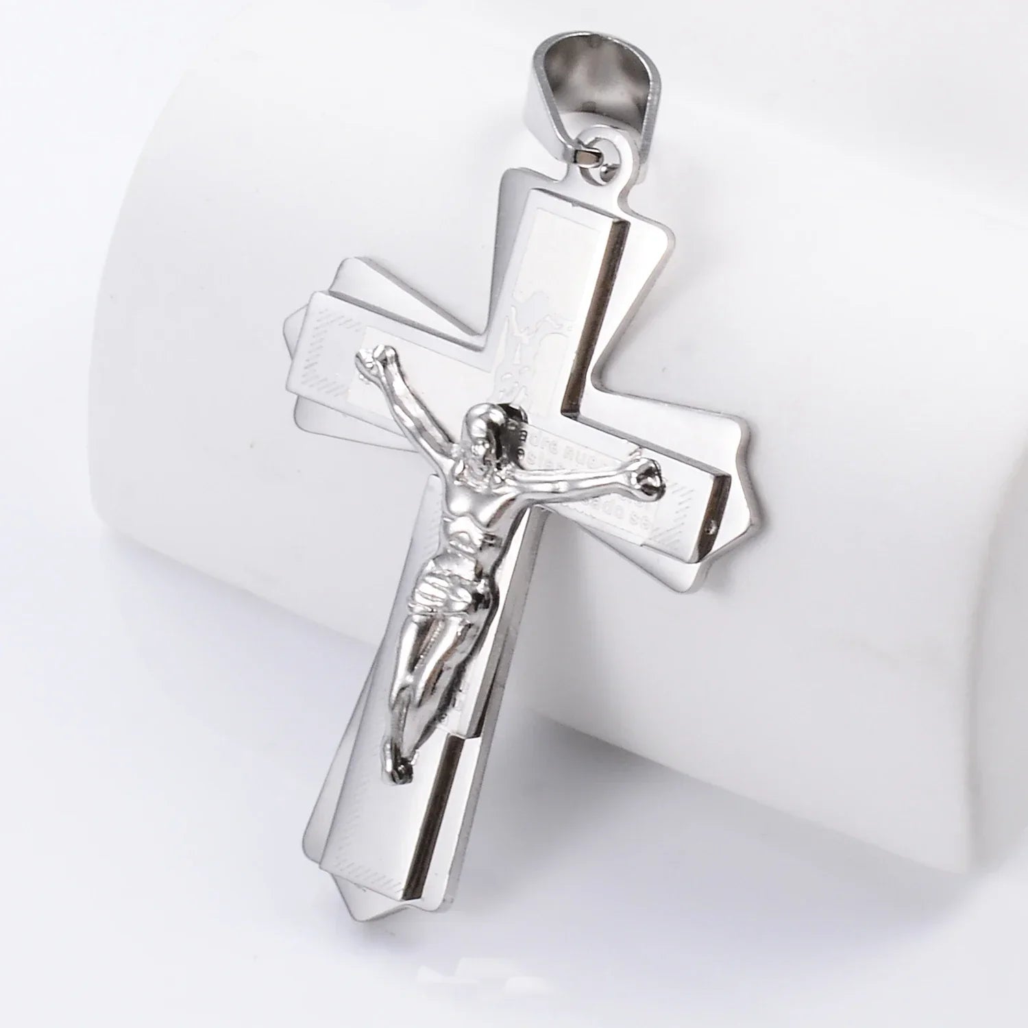 Pingente Crucifixo Clássicos e Duplos em Aço Inoxidável – Sua Fé, Seu Estilo!