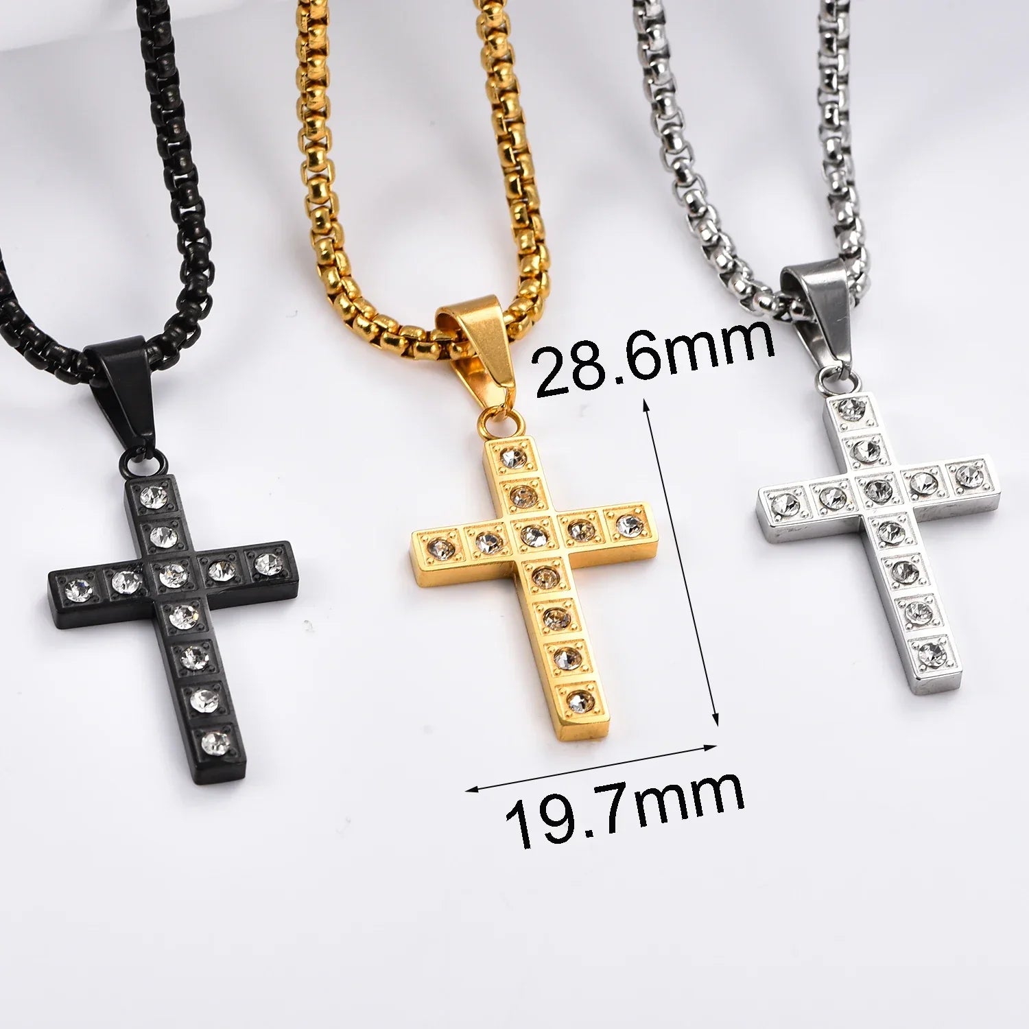 Pingente Cruz Cravejada em Aço Inoxidável com Zircônia - A Força da Oração em um Acessório de Proteção!