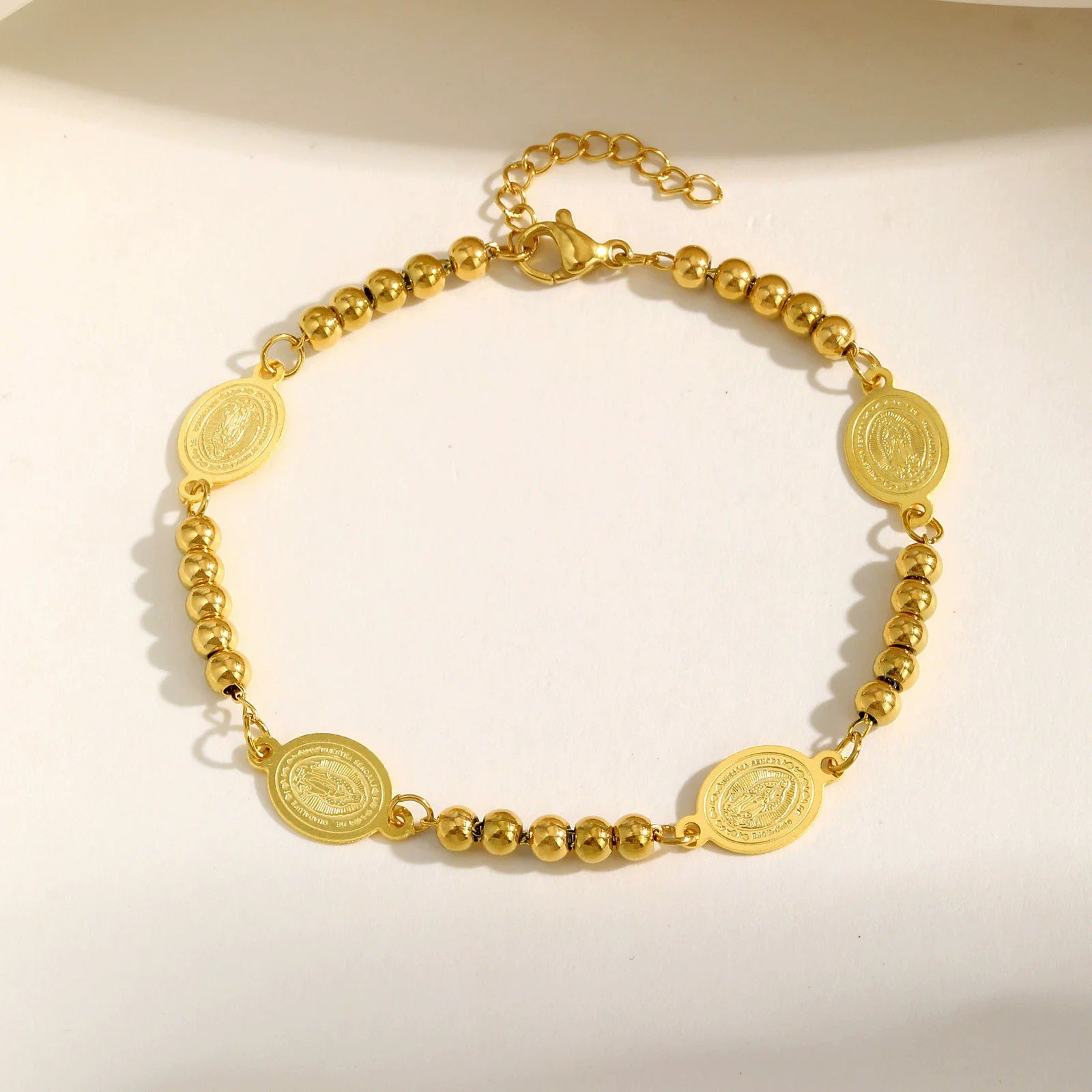 Pulseira de Bolinhas com Medalha da Virgem Maria em Aço Inoxidável