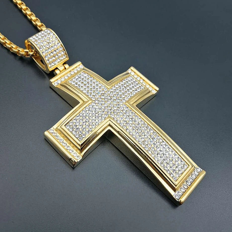 Colar Crucifixo Grande com Pedras em Aço Inoxidável Dourado - Brilho, Fé e Estilo Em Um Só Acessório!