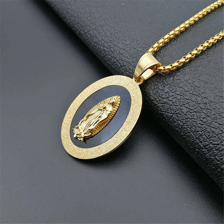 Colar Medalha Oval Nossa Senhora em Aço Inoxidável Dourado - Proteção e Fé Sempre Com Você!