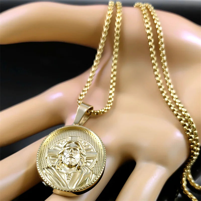 Colar Crucifixo Medalha de Jesus Cristo em Aço Inoxidável Dourado - Uma Joia de Fé e Devoção Para Iluminar Sua Caminhada Espiritual!