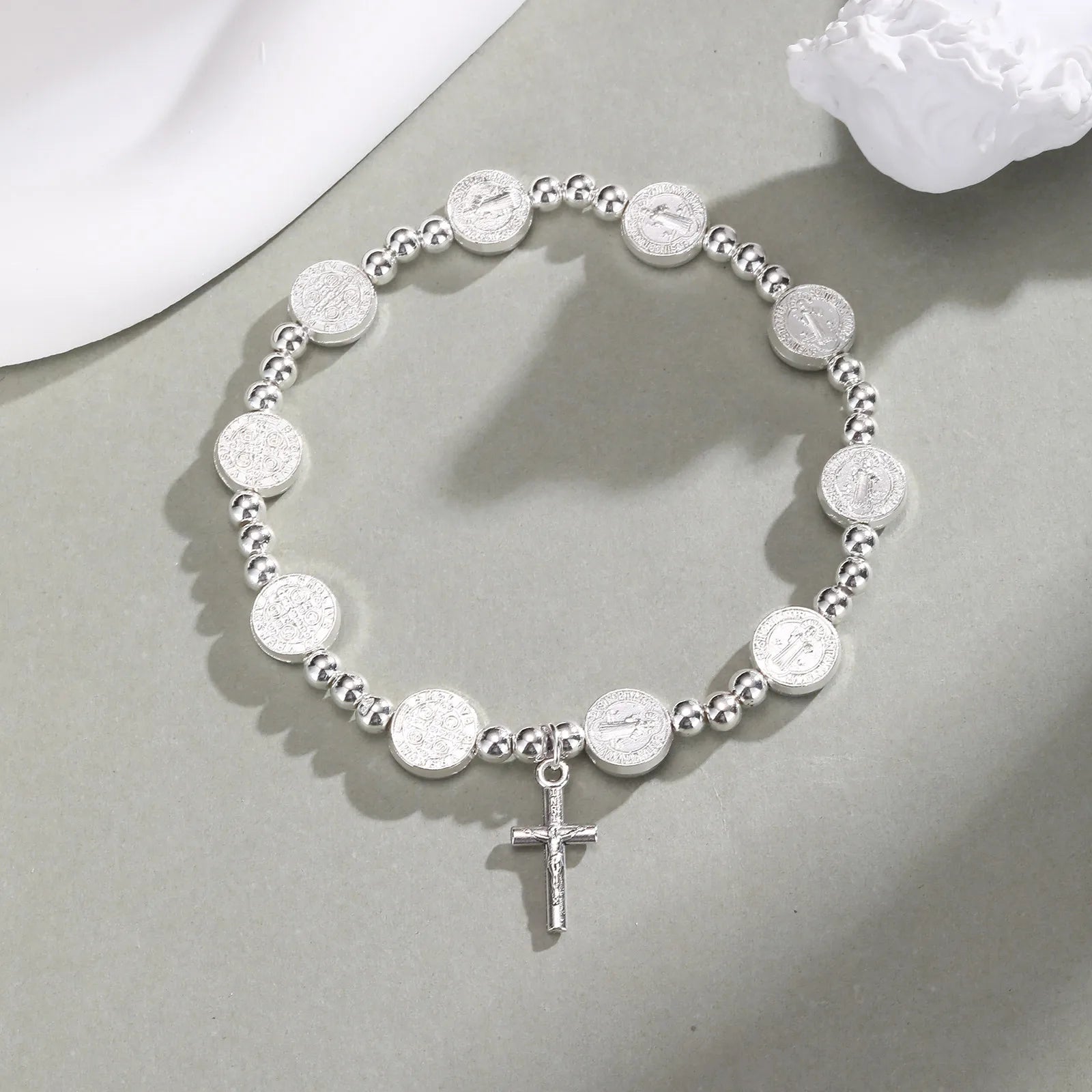 Pulseira Mini Terço Católico com Cruz e Contas Religiosas - Um Símbolo de Fé e Proteção No Seu Pulso!
