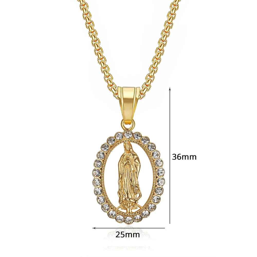 Colar Medalha de Nossa Senhora com Cristais em Aço Inoxidável Dourado - Um Símbolo de Fé e Elegância Que Ilumina o Seu Caminho!