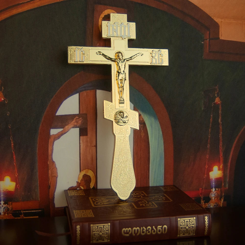 Crucifixo de Mesa com Jesus em Liga Metálica - Presente Religioso Personalizável