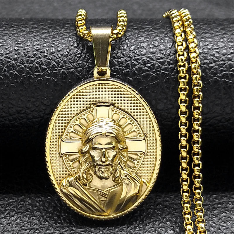 Colar Crucifixo Medalha de Jesus Cristo em Aço Inoxidável Dourado - Uma Joia de Fé e Devoção Para Iluminar Sua Caminhada Espiritual!